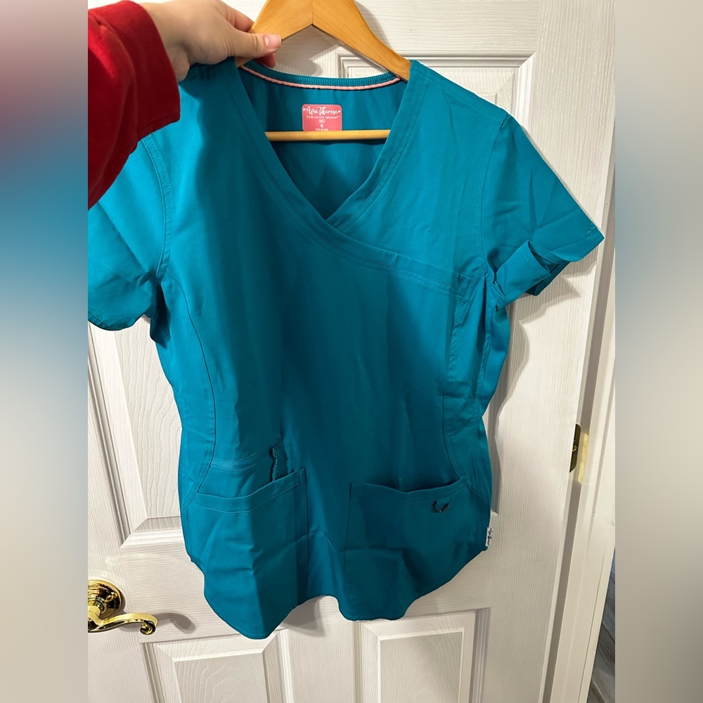 Teal scrub top size medium